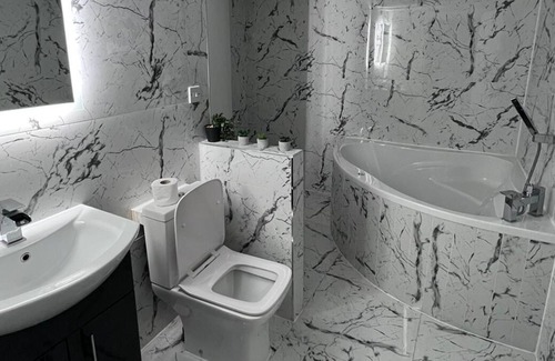 Bradford Apartment | Louis Vuitton Suite/ Medusa suite at Park View Apartments