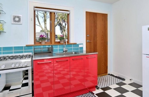 Christchurch City Centre Apartment | Louisa Chandler – Retro Charm by the City