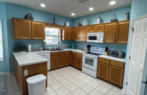 Dock Junction House | Louise's Coastal Cottage - Pet Friendly. 15 min to St. Simons