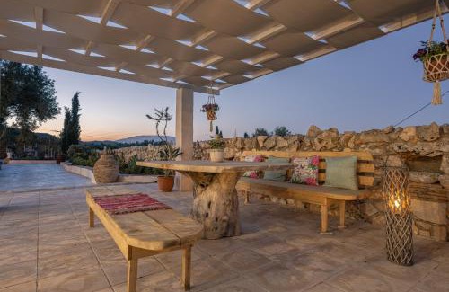 Skinaria Villa | Louiza - Luxury Stone Villa