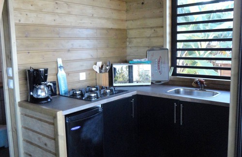 L'Etang-Sale House | Lounge of the high panoramic view between Ocean and Mountains