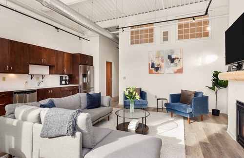 Basalt Condo | Lounging in the Lofts | Renovated, A/C, Fireplace!