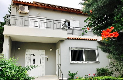 Loutraki Apartment | Loutraki home near the beach and the city centre