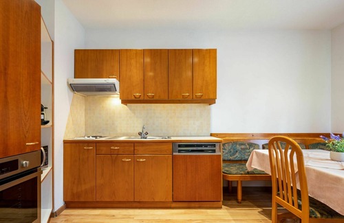 Unterburg am Klopeiner See Apartment | Lovely apartment for 4 people with WIFI, TV and balcony