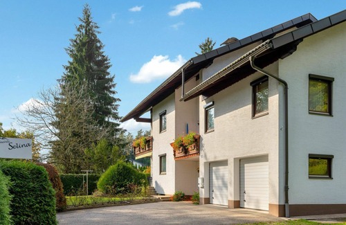 Unterburg am Klopeiner See Apartment | Lovely apartment for 4 people with WIFI, TV and balcony