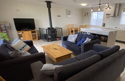 Newland House | Lovely 3 bedroom home with river views. Perfect location to explore the Island.