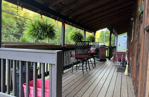 Coburn Cabin | Love Shack - Peace of Paradise