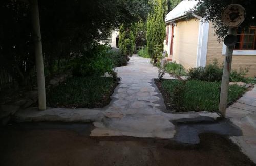 Fraserburg Apartment | Loveable Karoo Cottages