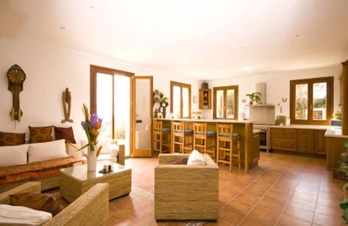 Sant Llorenc des Cardassar House | Lovely country house with solar heated pool, great sea views with free Wifi