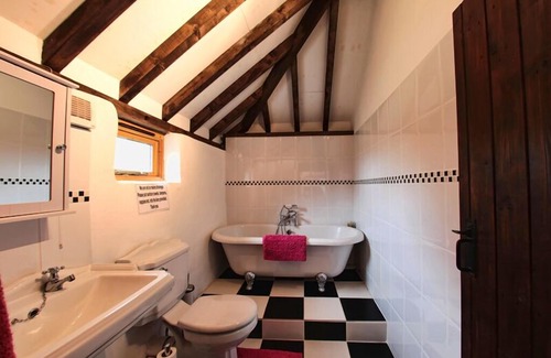 Hailsham Cottage | Lovely 1-Bed Cottage in Hellingly in Hellingly