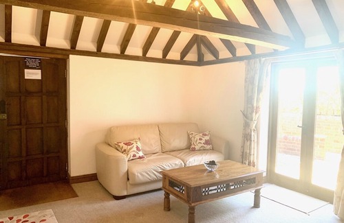 Hailsham Cottage | Lovely 1-Bed Cottage in Hellingly in Hellingly