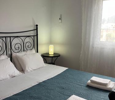 Xifias House | Lovely 1-bedroom apartment in front of sandy beach