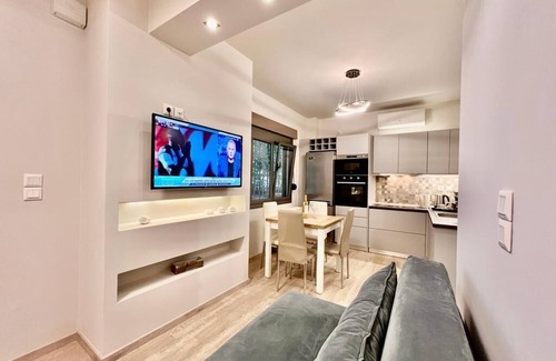 Voula Apartment | Lovely 1 Bedroom Apartment in Voula 2 minutes from the beach.