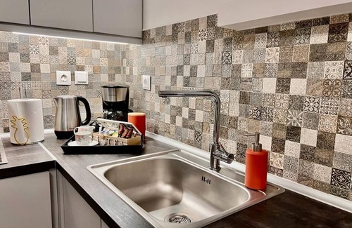 Voula Apartment | Lovely 1 Bedroom Apartment in Voula 2 minutes from the beach.