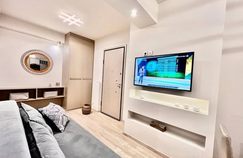 Voula Apartment | Lovely 1 Bedroom Apartment in Voula 2 minutes from the beach.