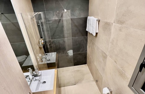Voula Apartment | Lovely 1 Bedroom Apartment in Voula 2 minutes from the beach.