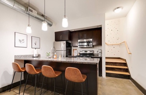 Monroe Ward Apartment | Lovely 1-Bedroom Loft with Free Parking and Wifi