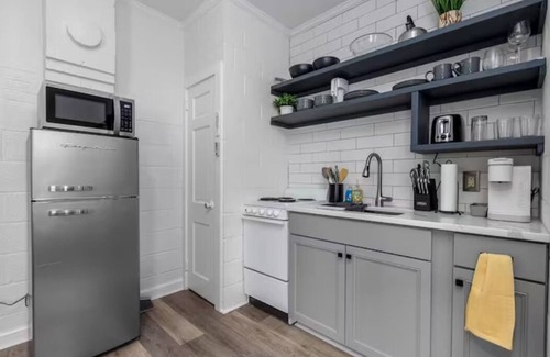 New Bern Apartment | Lovely 1 BR with King bed Apt 2