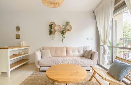 Florentin Apartment | Lovely 1BR Apt Florentin Center-Elevator-Balcony