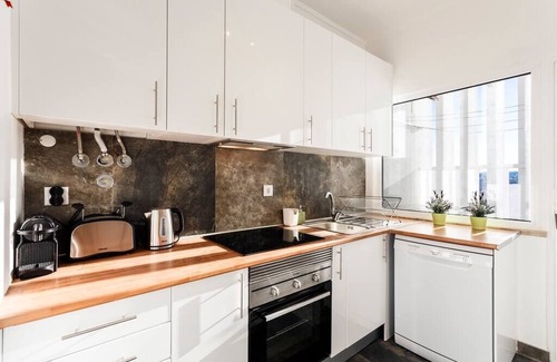 Penha de Franca Apartment | Lovely 2-Bed Apt Overlooking Lisbon Skyline