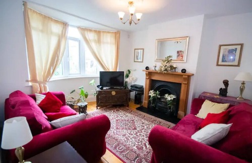 Staple Hill House | Lovely 2 bed house with garden and parking