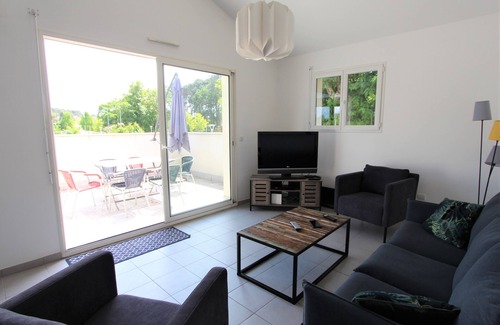 Sanguinet Apartment | Lovely 2-bedroom apartment TERRACE Near LAC SANGUINET and shops on foot
