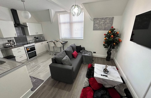 Manchester Apartment | Lovely 2 Bedroom Apartment Close Manchester City Centre & Etihad Stadium #2