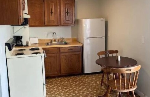 Hampton Apartment | lovely 2-bedroom apartment with pool 3B