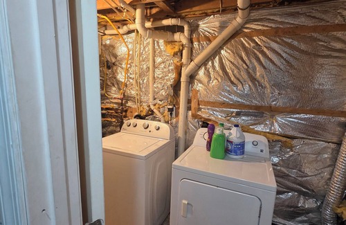 Owings Mills Apartment | Lovely 2-bedroom basement apartment with AC in Owings Mills