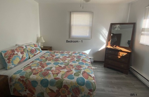 Elk Mills House | Lovely 2 bedroom unit with free parking in front