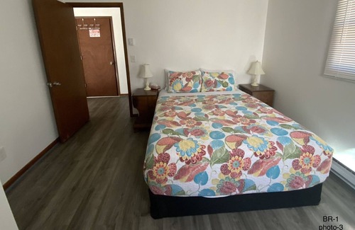 Elk Mills House | Lovely 2 bedroom unit with free parking in front