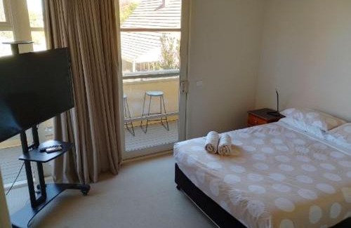 Shepparton South Apartment | Lovely 2 BR Spa apartment, Opposite Shepp Lake