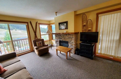 East Kootenay Apartment | Lovely 2bdrm Panorama Springs unit overlooking the mountains and pools!
