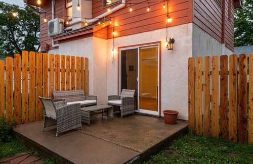 Lafayette House | Lovely 2BR in Perfect Location ~ Steps to Old Town