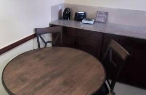 Potaro-Siparuni Apartment | Lovely 3 BDR apartment with free on-site parking