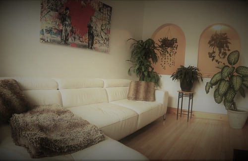 Cote-Saint-Paul Apartment | Lovely 3 BDR unit, 5min-metro, 1 min-grocery store