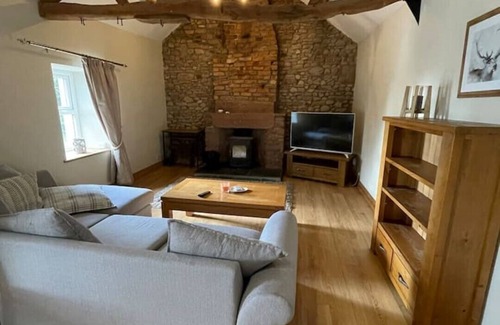 Wigton Apartment | Lovely 3 bed flat above village restaurant