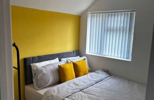 Bloxwich House | Lovely 3-Bed House near Birmingham Airport & Nec