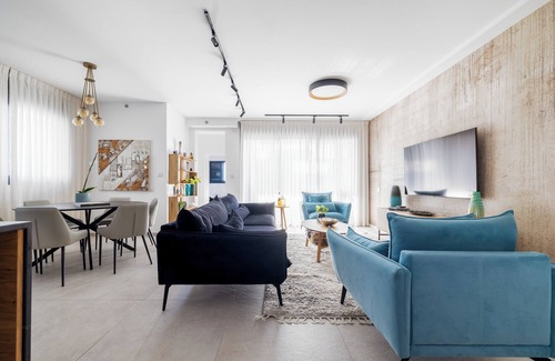 Ra'ananna Apartment | Lovely 3-bedroom apartment in Ra'anana with WiFi and AC