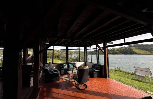 Yotoco Ski Chalet | Lovely 3-bedroom chalet in Calima Lake waterfront with private deck