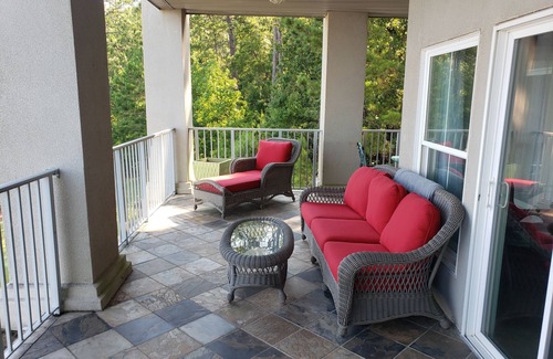 Dadeville Condo | Lovely 3 Bedroom Condo on Lake Martin 2 Pools & Boat Dock