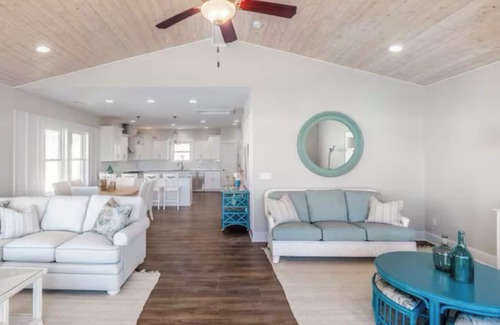 Topsail Beach House | Lovely 3-bedroom townhome on a canal for boating-kayaking- steps to the beach