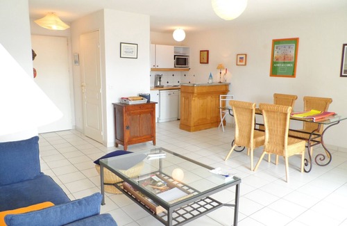 Port Guillaume Apartment | Lovely 3-room apartment with balcony, pets allowed, parking, Port Guillaume