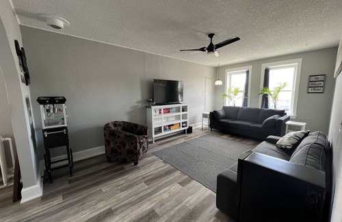 Chisholm Apartment | Lovely 4 bedroom apartment on Lake street!