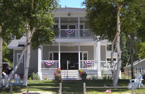 Henderson House | Lovely 4-bedroom house in Henderson perfect to experience Solar Eclipse