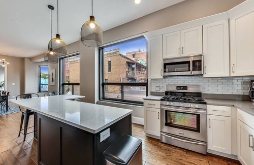 Old Town Apartment | Lovely 4 Bedroom Spot located in Charming Old Town