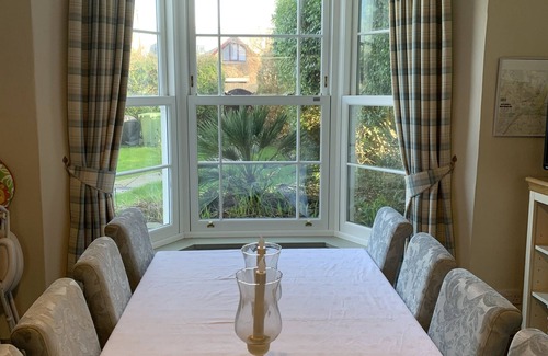Westleigh House | Lovely 5 Bedroom Period House moments from Beach and the Burrows