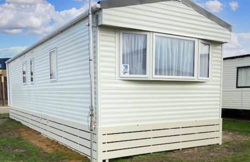 Swalecliffe House | Lovely 6 berth caravan with WiFi at Seaview Holiday Park ref 47036CG