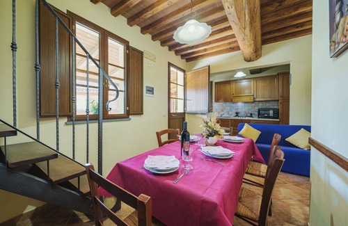 Orentano Apartment | Lovely apartment for 5 people with WIFI, pool, A/C, TV and patio