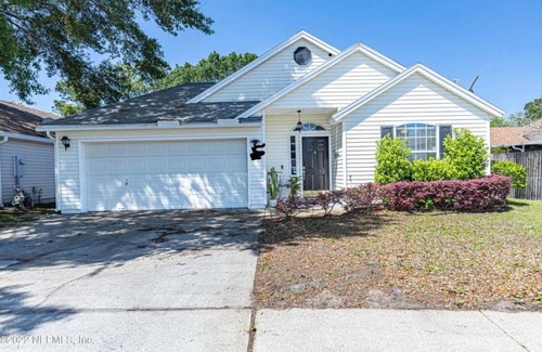 Arlington House | Lovely and Comfy 3 bedroom home -Quiet neighborhood